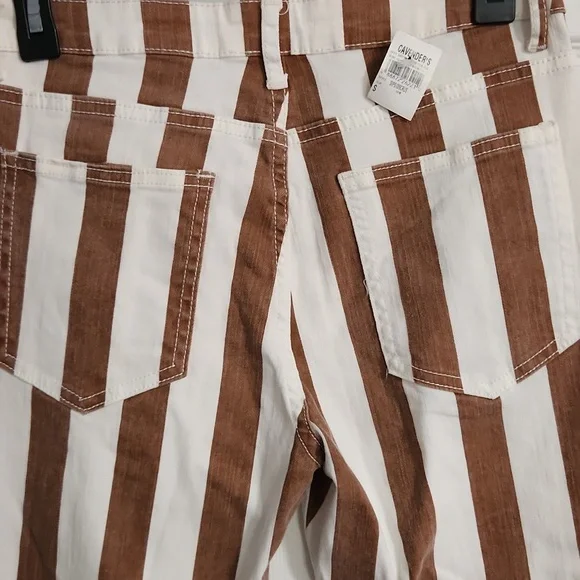 NWT. Saints & Hearts High- Rise Extreme Flare Jeans Size. Small - Picture 9 of 12